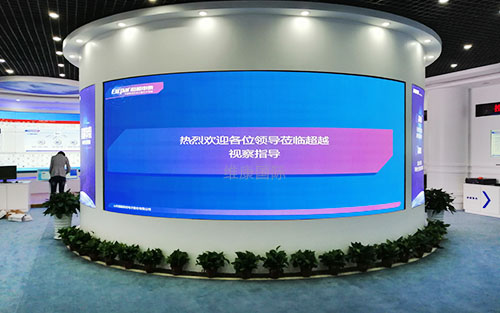 展廳大屏幕用拼接屏好還是led屏好?