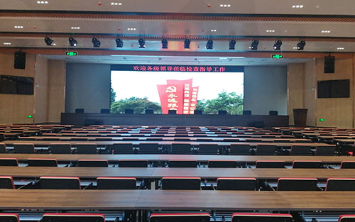 會議室拼接屏和小間距led哪個好?